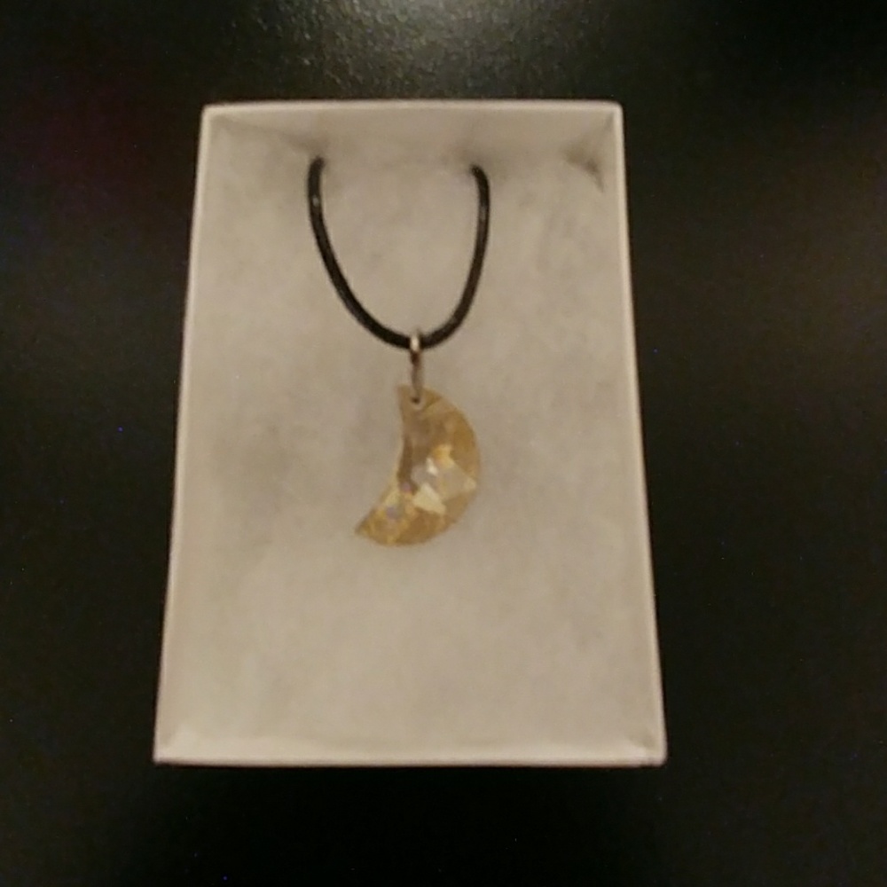 🔥CLEARANCE! Golden Topaz Crystal Moon Necklace - Picture 6 of 8